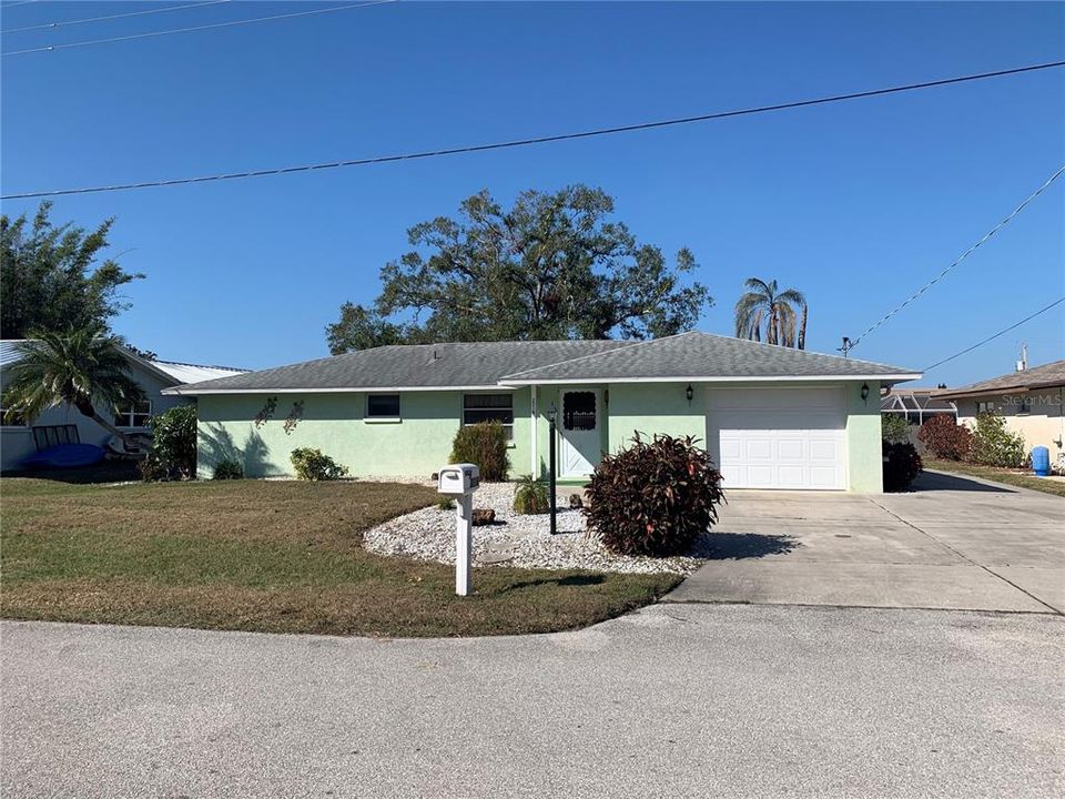 Recently Sold: $1,000 (3 beds, 2 baths, 1396 Square Feet)