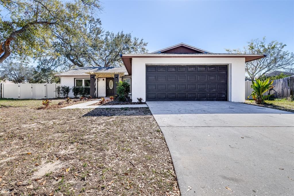 Recently Sold: $379,000 (3 beds, 2 baths, 1680 Square Feet)