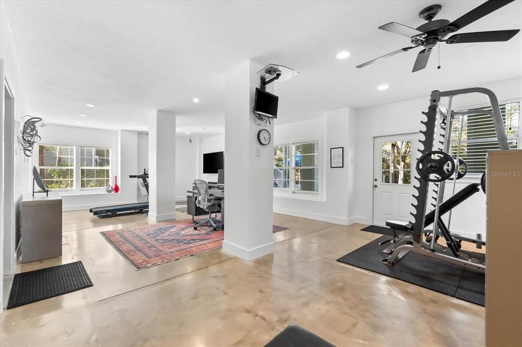 For Sale: $1,083,000 (3 beds, 2 baths, 2692 Square Feet)