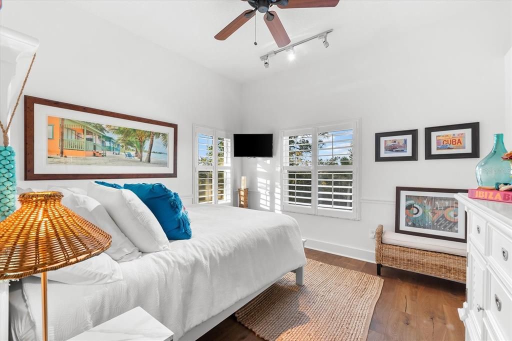 For Sale: $1,083,000 (3 beds, 2 baths, 2692 Square Feet)