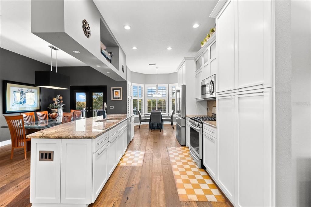 For Sale: $1,083,000 (3 beds, 2 baths, 2692 Square Feet)