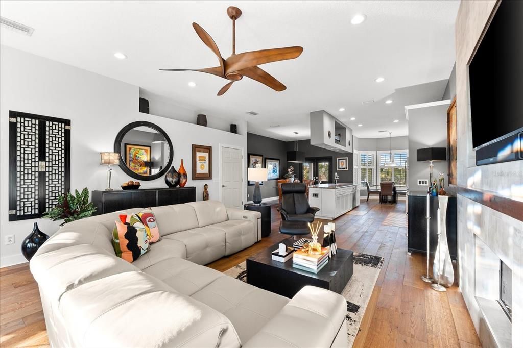 For Sale: $1,083,000 (3 beds, 2 baths, 2692 Square Feet)