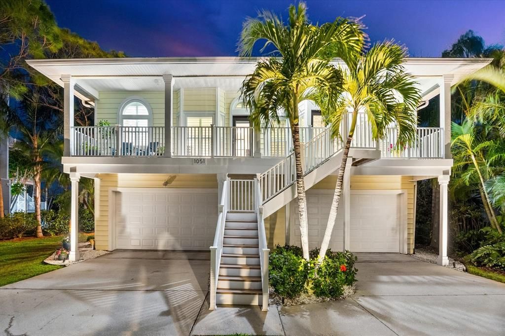 For Sale: $1,083,000 (3 beds, 2 baths, 2692 Square Feet)