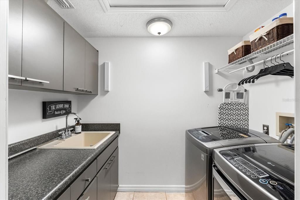 For Sale: $1,083,000 (3 beds, 2 baths, 2692 Square Feet)
