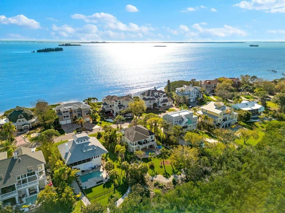 For Sale: $1,083,000 (3 beds, 2 baths, 2692 Square Feet)