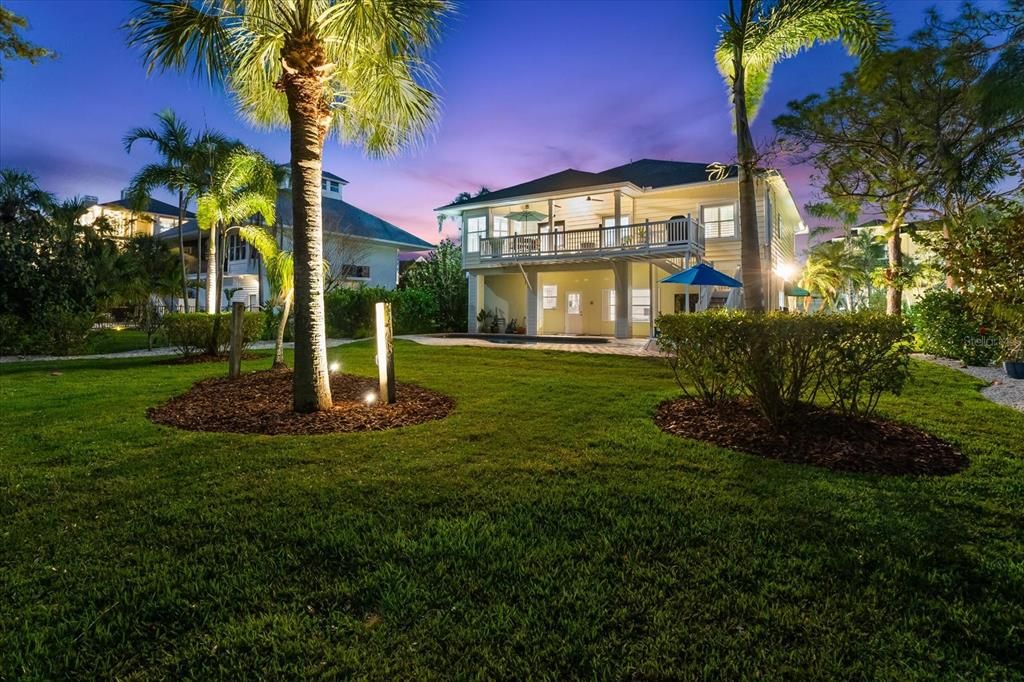 For Sale: $1,083,000 (3 beds, 2 baths, 2692 Square Feet)
