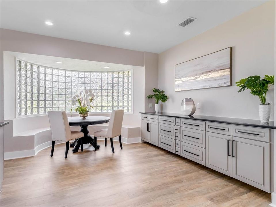 待售: $1,499,900 (5 贝兹, 3 浴室, 4860 平方英尺)