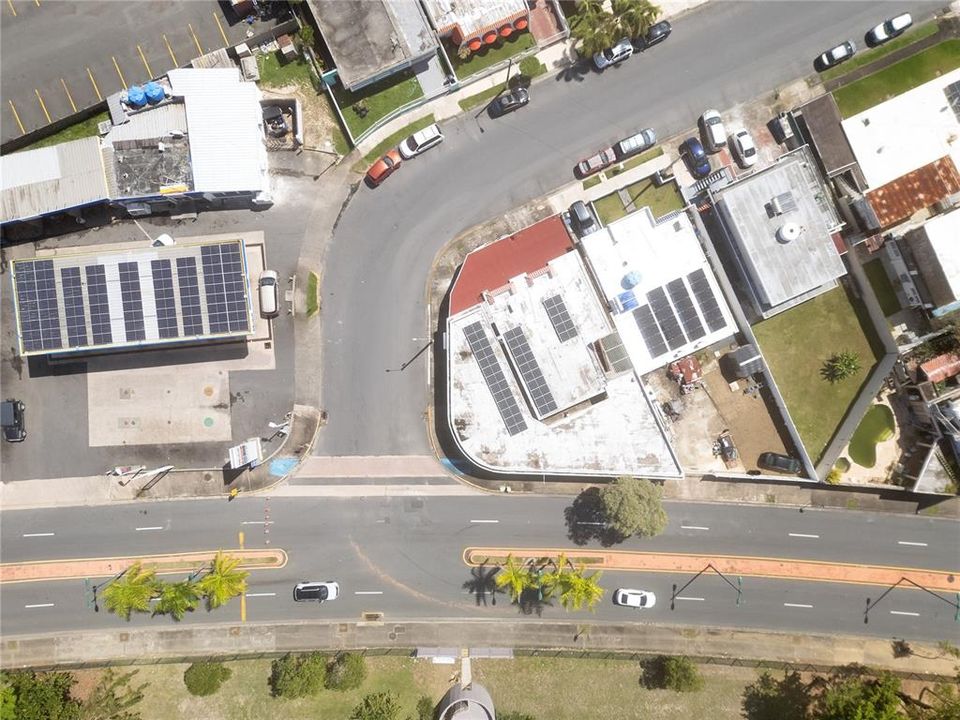 Active With Contract: $325,000 (8 beds, 7 baths, 3041 Square Feet)