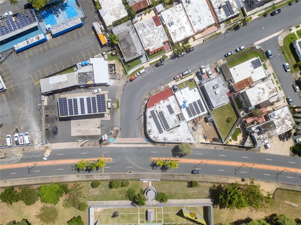 Active With Contract: $325,000 (8 beds, 7 baths, 3041 Square Feet)