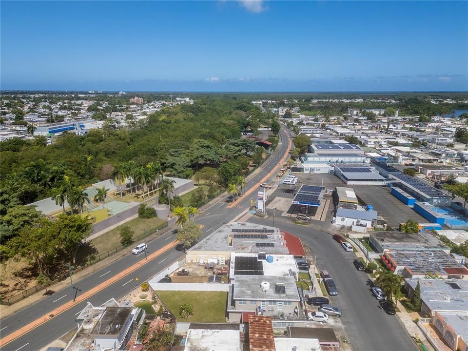 Active With Contract: $325,000 (8 beds, 7 baths, 3041 Square Feet)