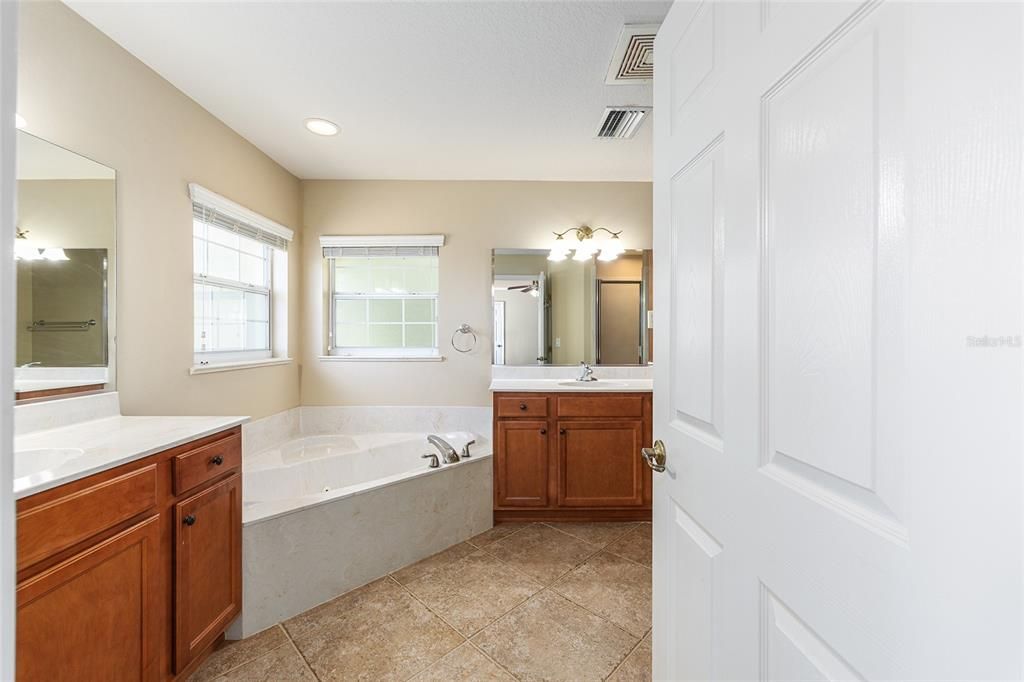 Active With Contract: $538,000 (4 beds, 3 baths, 2766 Square Feet)