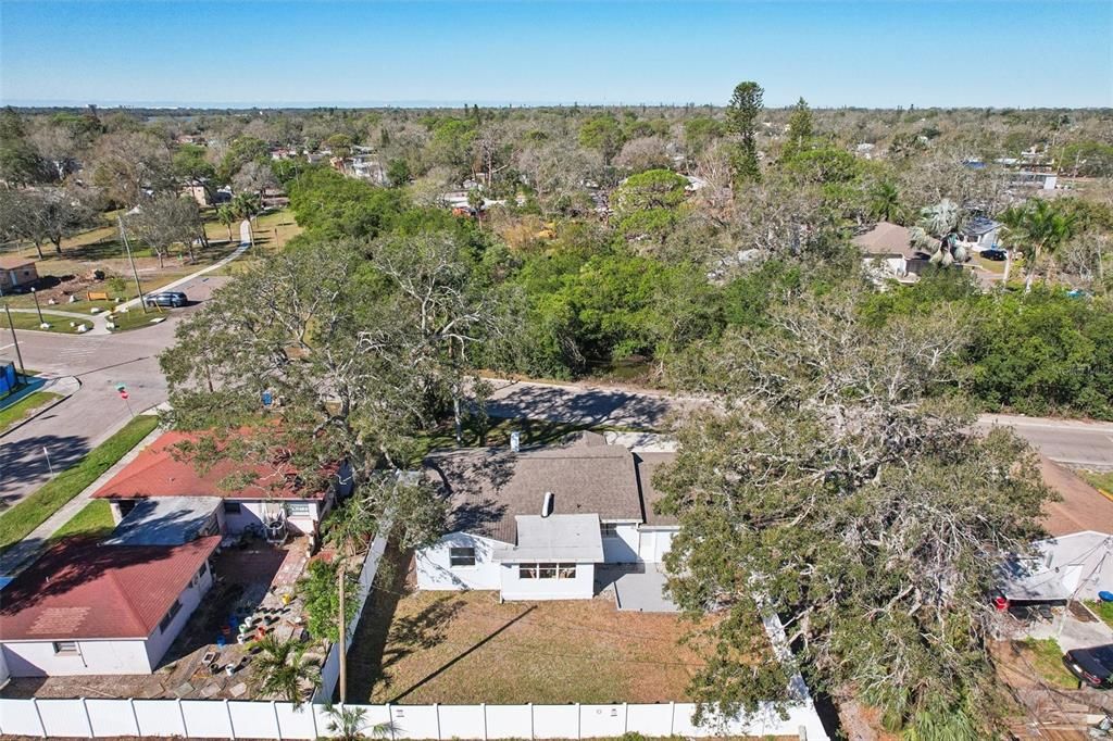 合同活跃: $275,000 (2 贝兹, 1 浴室, 1020 平方英尺)