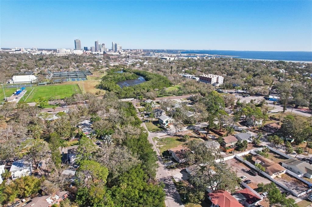 合同活跃: $275,000 (2 贝兹, 1 浴室, 1020 平方英尺)