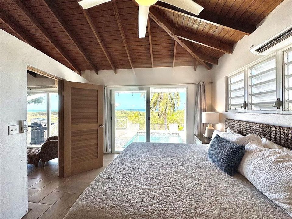 For Sale: $499,000 (2 beds, 1 baths, 900 Square Feet)