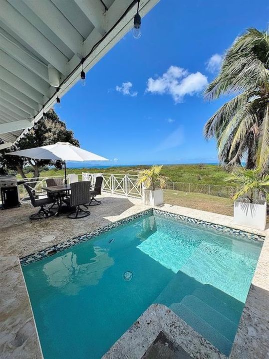 For Sale: $499,000 (2 beds, 1 baths, 900 Square Feet)