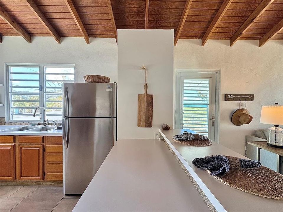 For Sale: $499,000 (2 beds, 1 baths, 900 Square Feet)