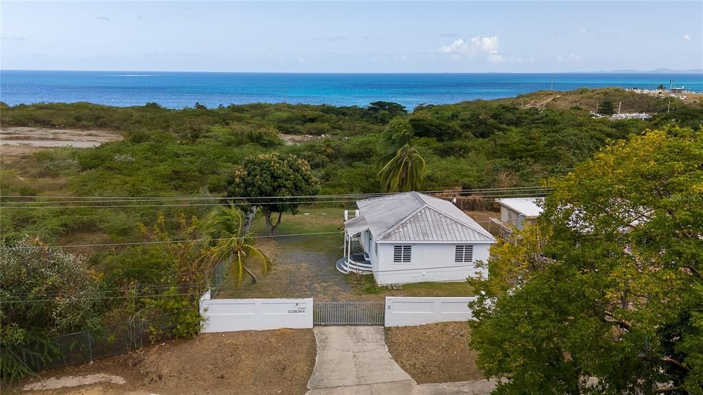 For Sale: $499,000 (2 beds, 1 baths, 900 Square Feet)