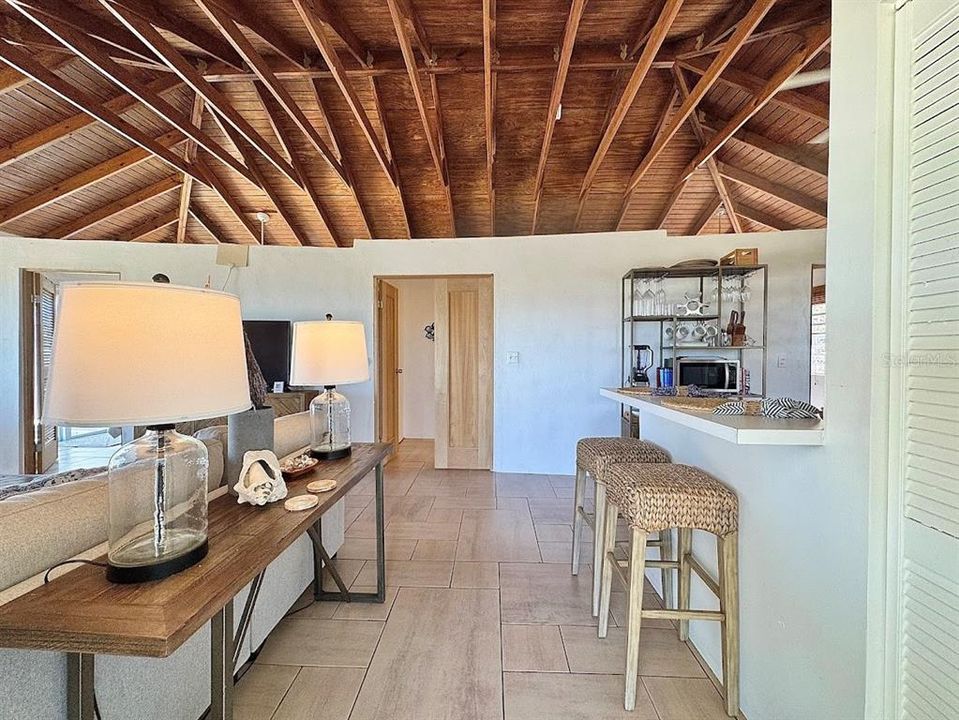 For Sale: $499,000 (2 beds, 1 baths, 900 Square Feet)