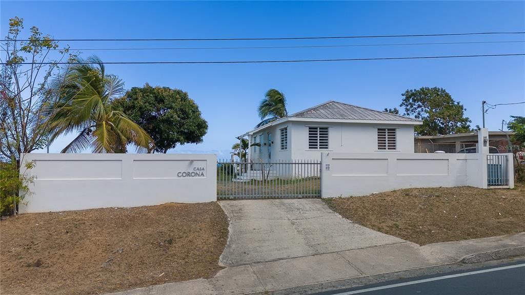 For Sale: $499,000 (2 beds, 1 baths, 900 Square Feet)