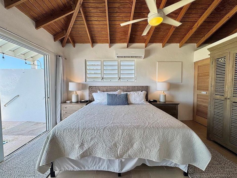 For Sale: $499,000 (2 beds, 1 baths, 900 Square Feet)