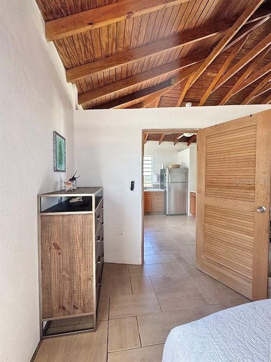 For Sale: $499,000 (2 beds, 1 baths, 900 Square Feet)