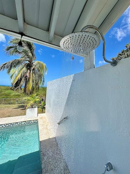 For Sale: $499,000 (2 beds, 1 baths, 900 Square Feet)