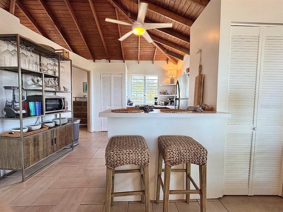 For Sale: $499,000 (2 beds, 1 baths, 900 Square Feet)