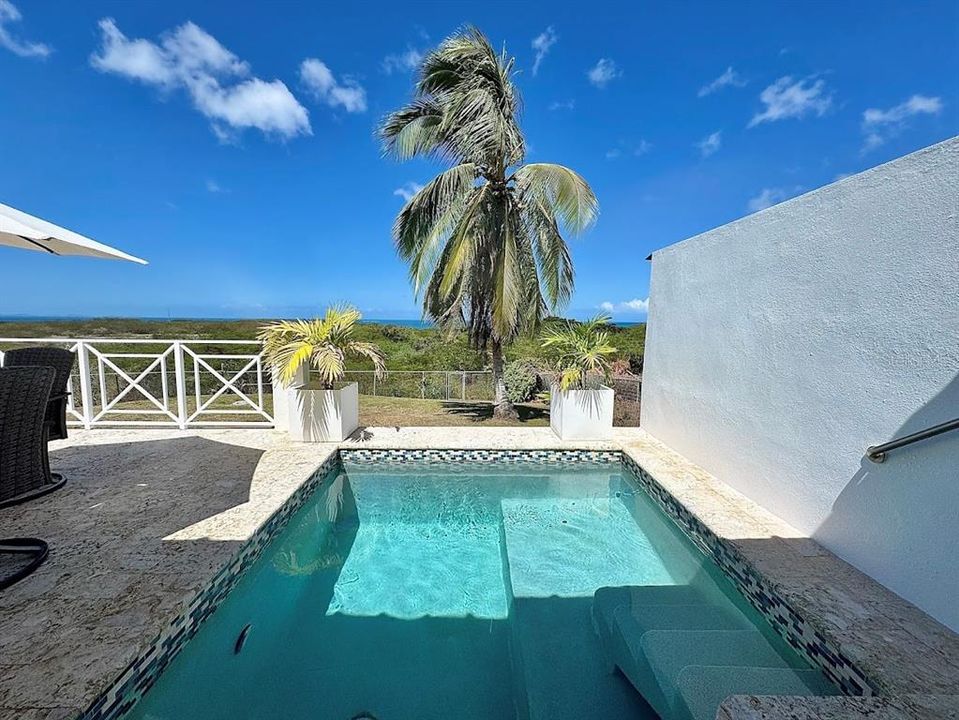 For Sale: $499,000 (2 beds, 1 baths, 900 Square Feet)