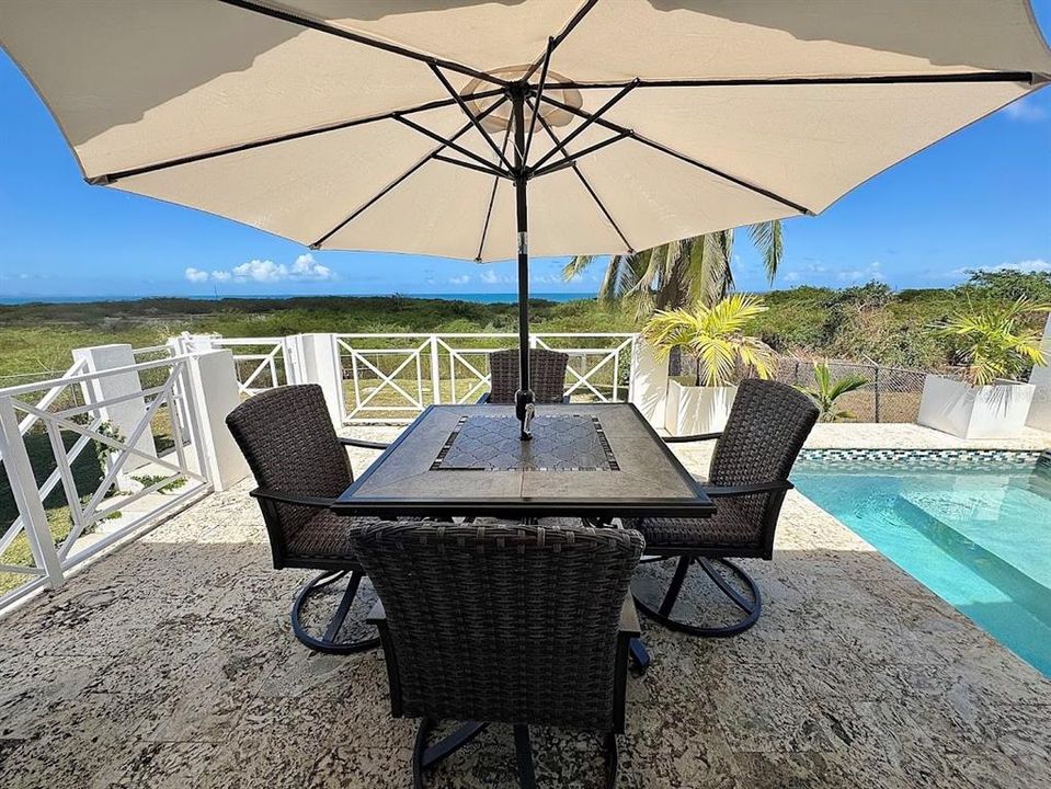 For Sale: $499,000 (2 beds, 1 baths, 900 Square Feet)