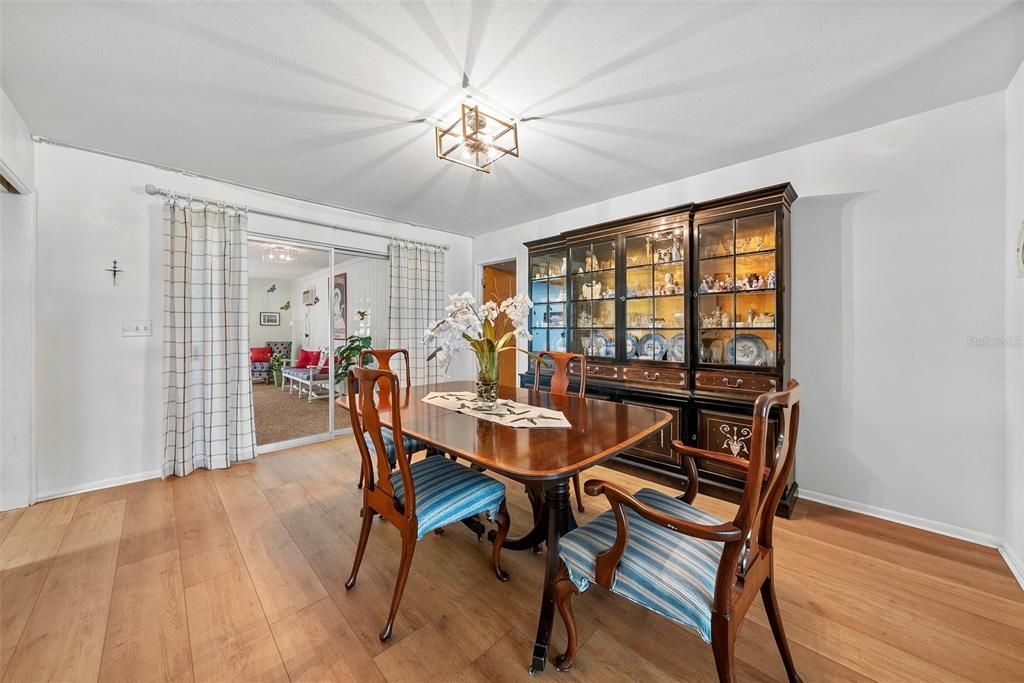 En Venta: $1,640,000 (6 camas, 3 baños, 4125 Pies cuadrados)