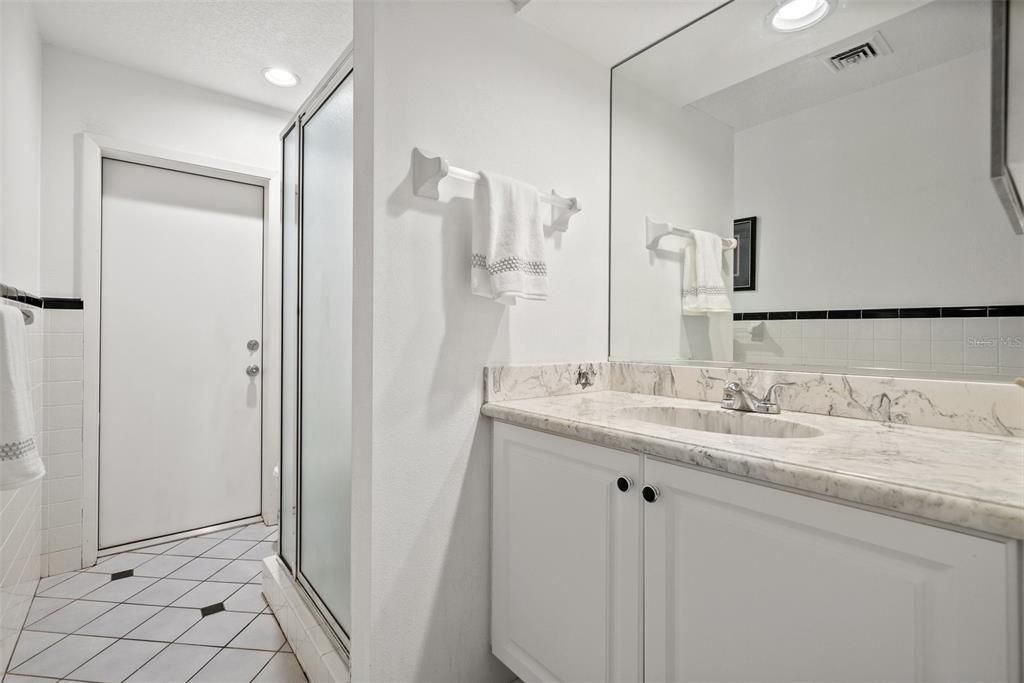 En Venta: $1,640,000 (6 camas, 3 baños, 4125 Pies cuadrados)