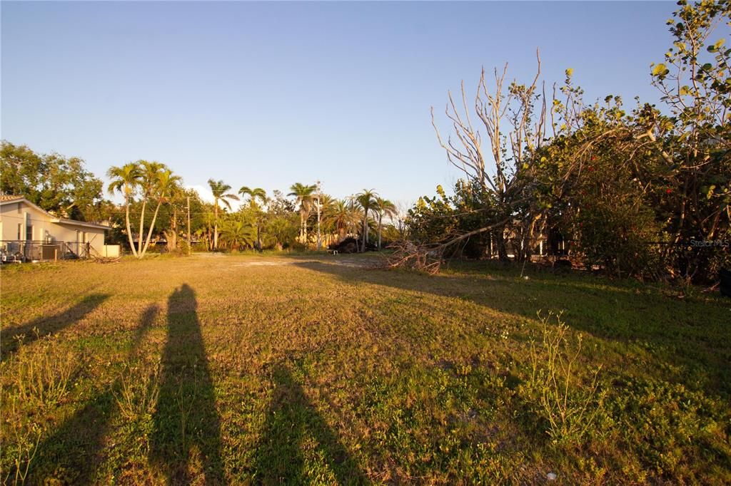 For Sale: $1,275,000 (0.31 acres)