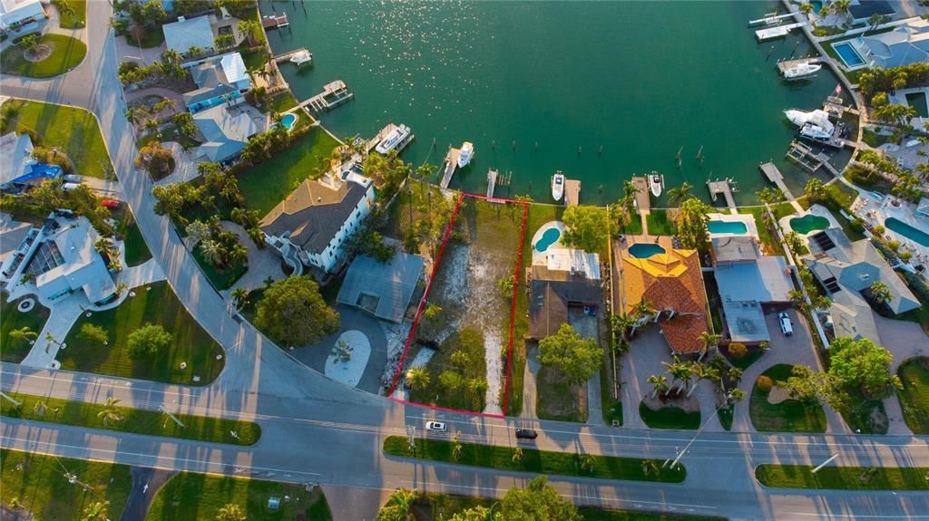 For Sale: $1,275,000 (0.31 acres)