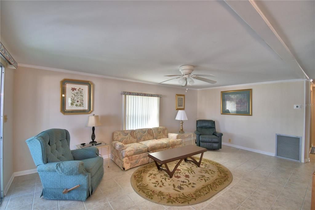 Active With Contract: $113,900 (2 beds, 2 baths, 1056 Square Feet)