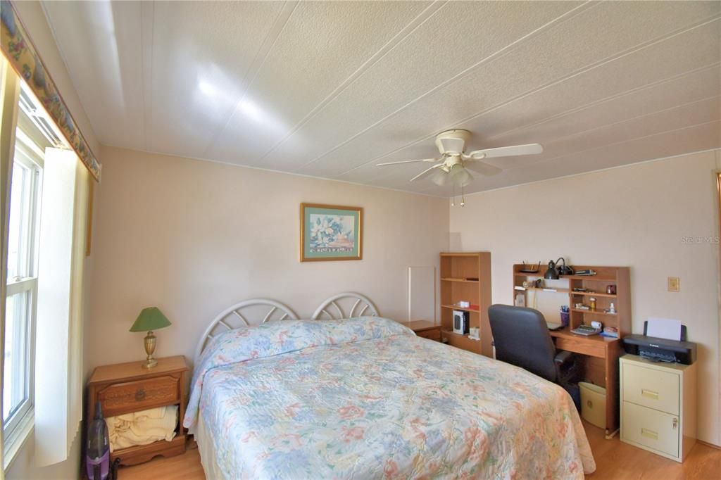 Active With Contract: $113,900 (2 beds, 2 baths, 1056 Square Feet)