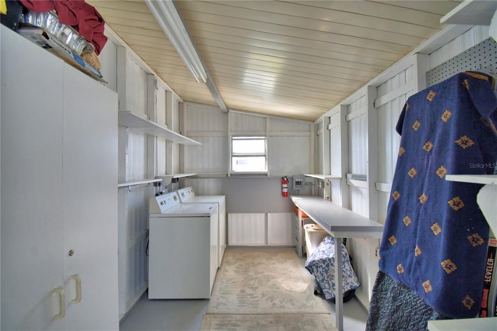 Active With Contract: $113,900 (2 beds, 2 baths, 1056 Square Feet)