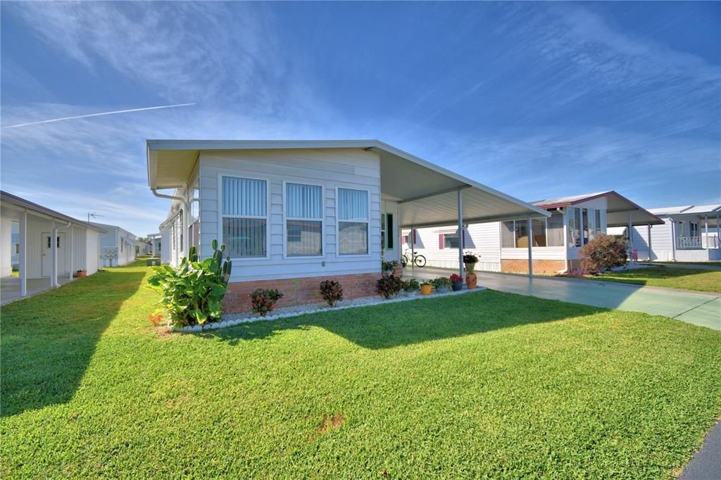 Active With Contract: $113,900 (2 beds, 2 baths, 1056 Square Feet)