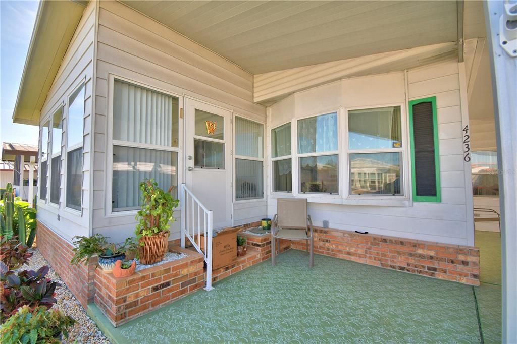 Active With Contract: $113,900 (2 beds, 2 baths, 1056 Square Feet)