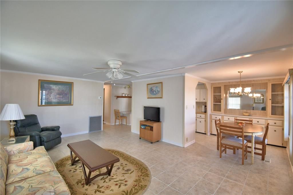 Active With Contract: $113,900 (2 beds, 2 baths, 1056 Square Feet)