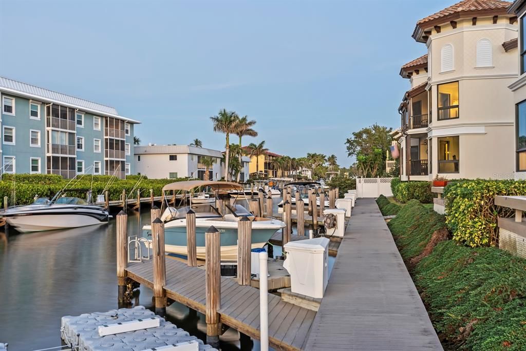 For Sale: $2,480,000 (3 beds, 3 baths, 2144 Square Feet)