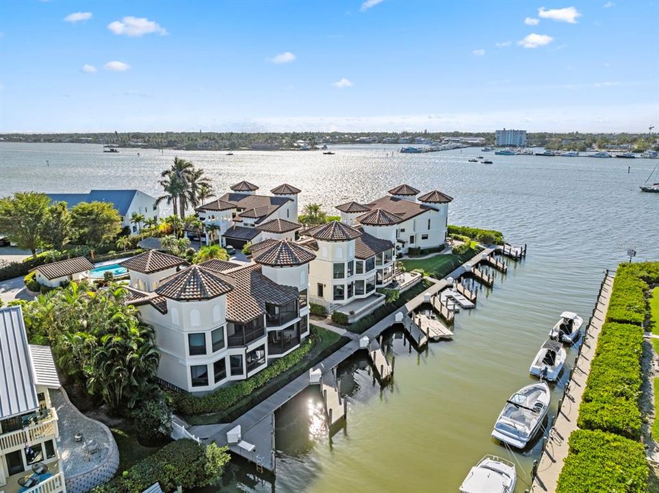 For Sale: $2,480,000 (3 beds, 3 baths, 2144 Square Feet)