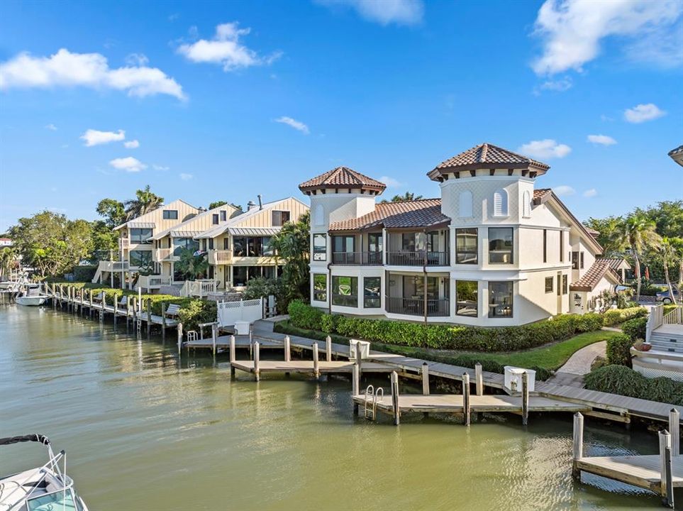 For Sale: $2,480,000 (3 beds, 3 baths, 2144 Square Feet)