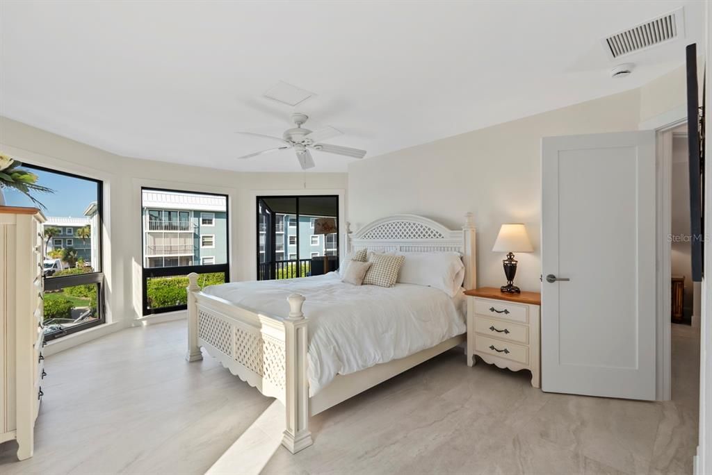 For Sale: $2,480,000 (3 beds, 3 baths, 2144 Square Feet)