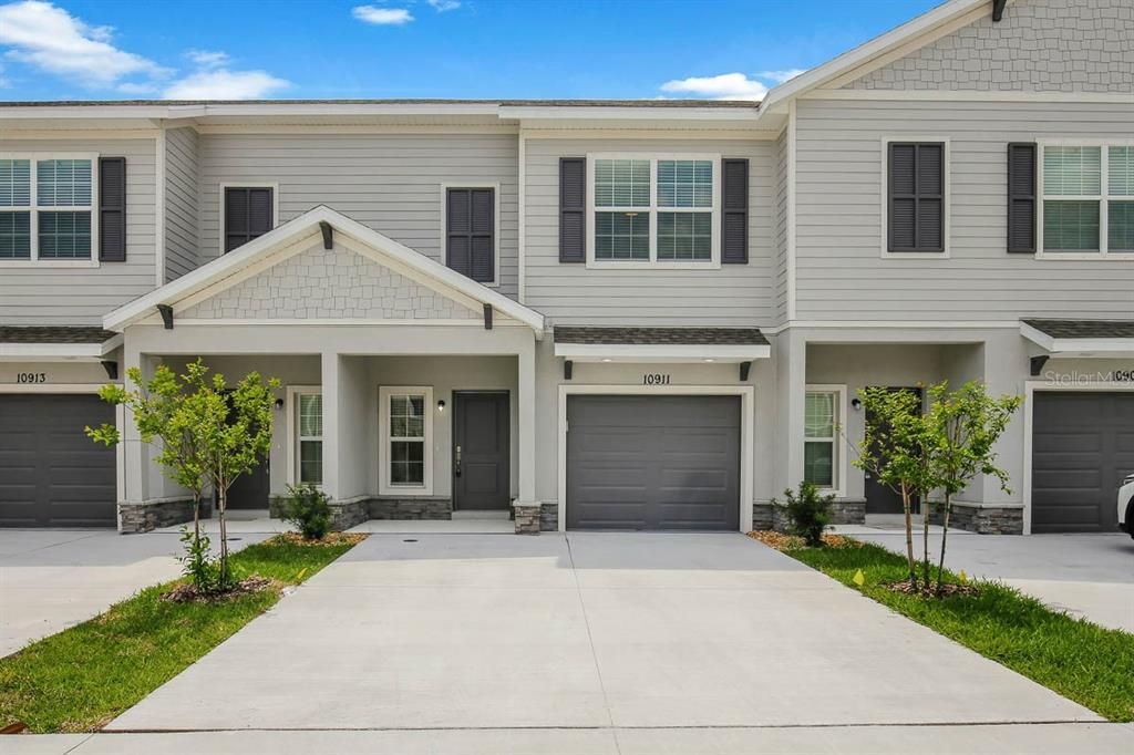 Recently Rented: $2,300 (3 beds, 2 baths, 1674 Square Feet)