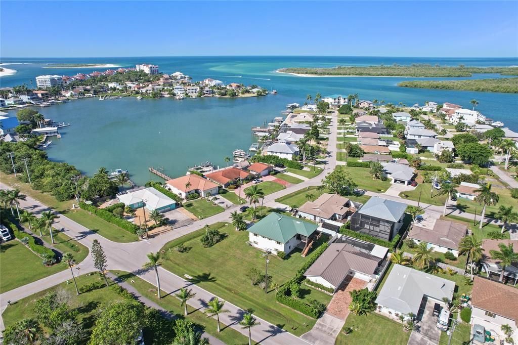 For Sale: $850,000 (3 beds, 3 baths, 1775 Square Feet)