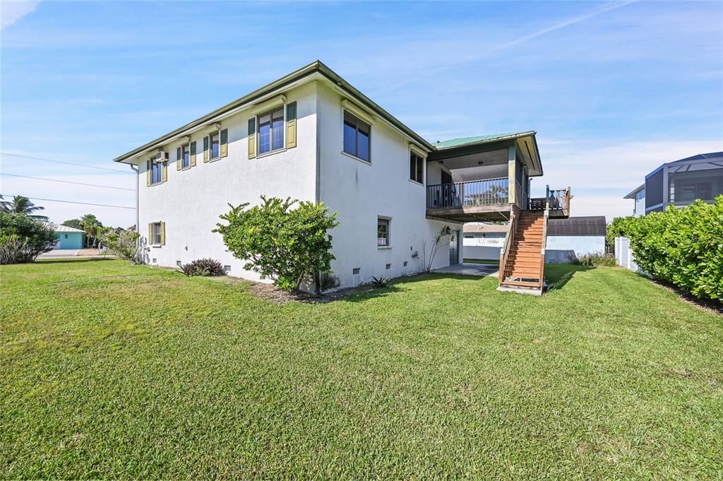 For Sale: $850,000 (3 beds, 3 baths, 1775 Square Feet)