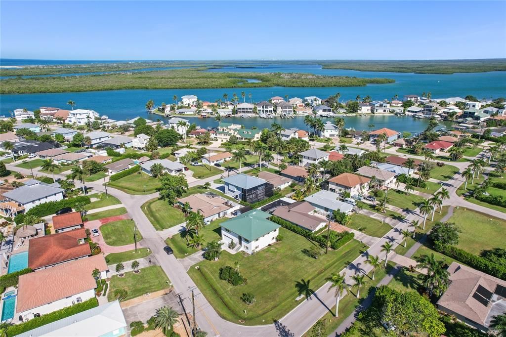 For Sale: $850,000 (3 beds, 3 baths, 1775 Square Feet)