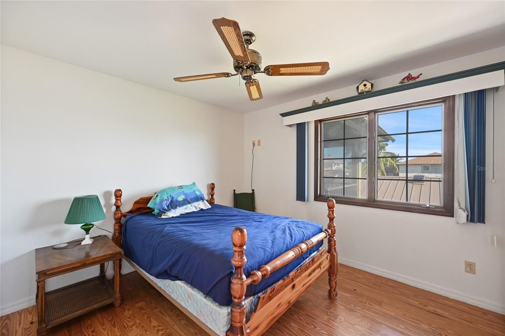 For Sale: $850,000 (3 beds, 3 baths, 1775 Square Feet)