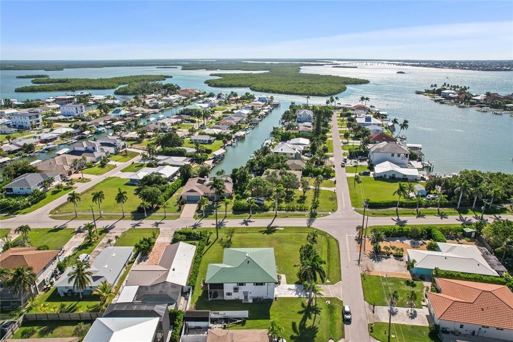 For Sale: $850,000 (3 beds, 3 baths, 1775 Square Feet)