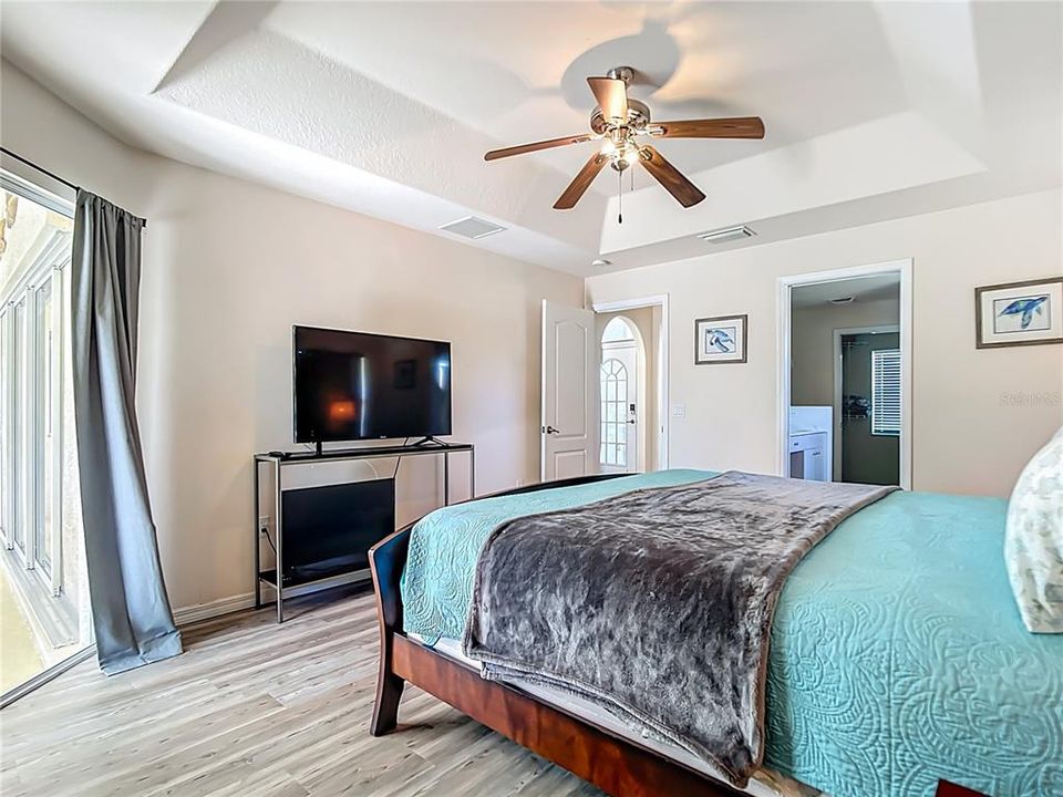 Под контрактом: $2,450 (3 спален, 2 ванн, 1659 Квадратных фут)